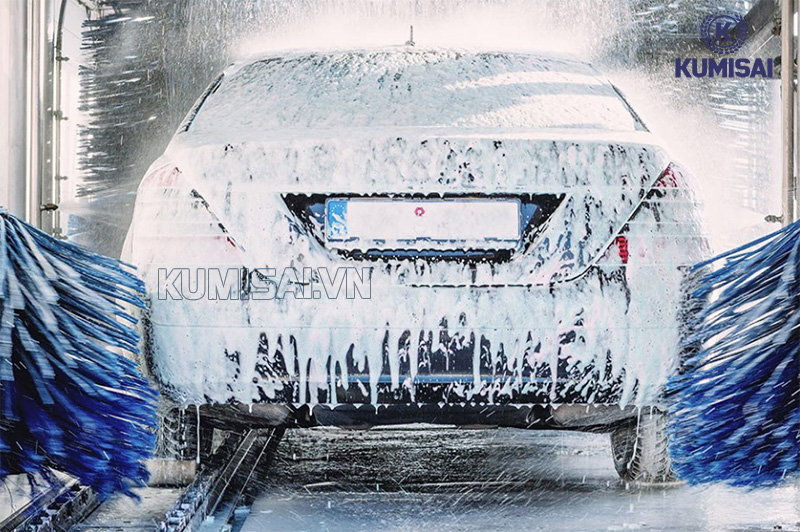 Rửa xe ô tô nhiều có tốt không? 