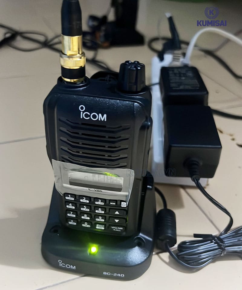 Bộ sạc BC-240 của máy