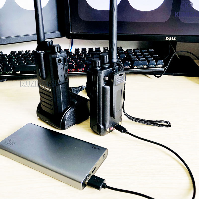 Lưu ý khi sử dụng phụ kiện bộ đàm để bảo vệ pin và máy