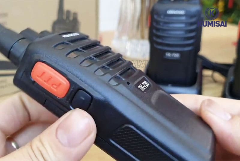 Các nút điều chỉnh hỗ trợ việc sử dụng