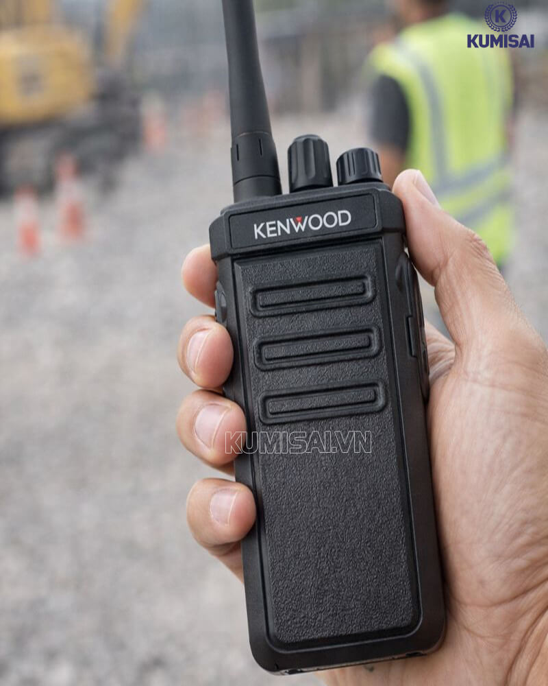 Dùng bộ đàm cầm tay Kenwood TK P360 đúng cách 