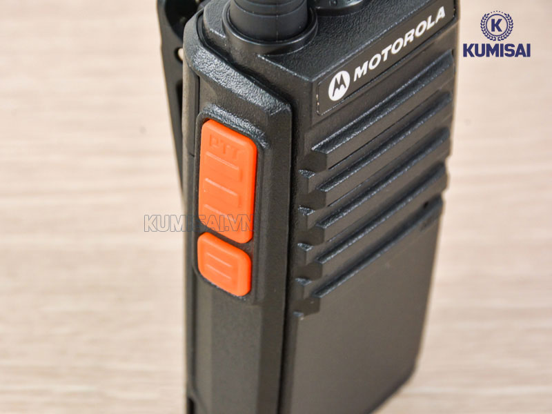 Sử dụng bộ đàm Motorola GP-6288Plus cẩn thận, tránh va đập