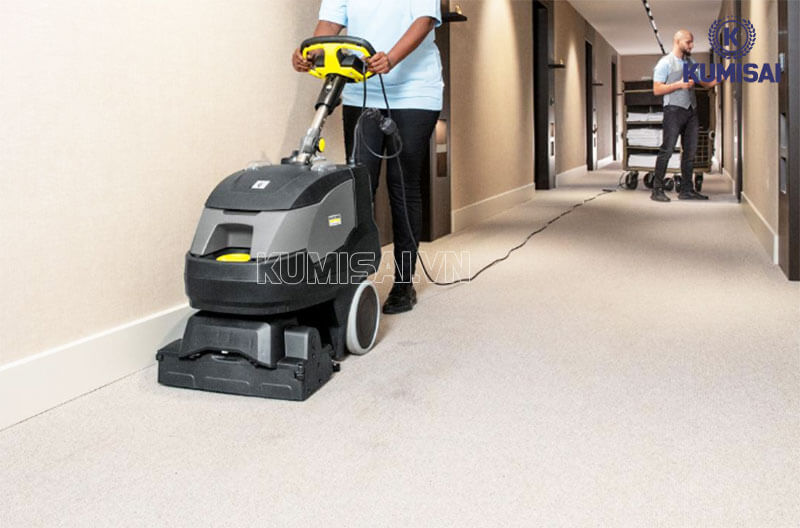 Sử dụng máy giặt thảm phun hút Karcher BRC 40/22 C đúng cách 