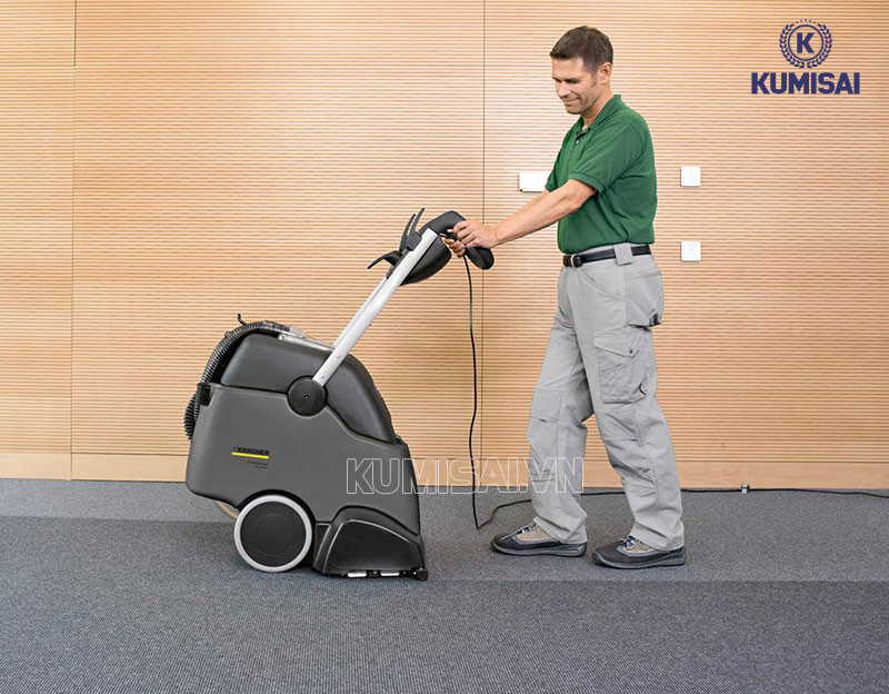 Sử dụng máy giặt thảm công nghiệp Karcher BRC 45/45 C đúng cách 