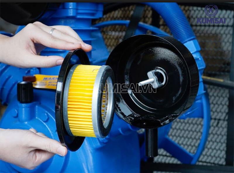 Thay lõi lọc ngăn bụi bẩn, cặn bẩn và tạp chất theo định kỳ 
