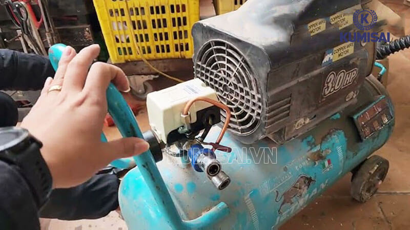 Test máy nén khí mini cũ để đảm bảo chất lượng 
