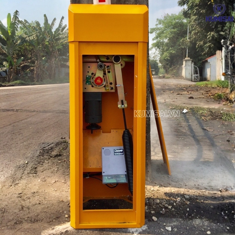 Thân trụ barie, nơi chứa động cơ và hệ thống điều khiển