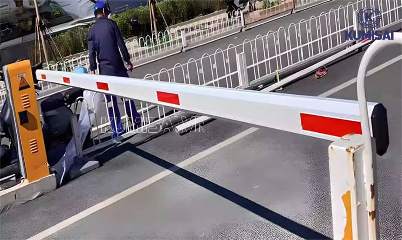 Thanh chắn 6m đóng mở linh hoạt 