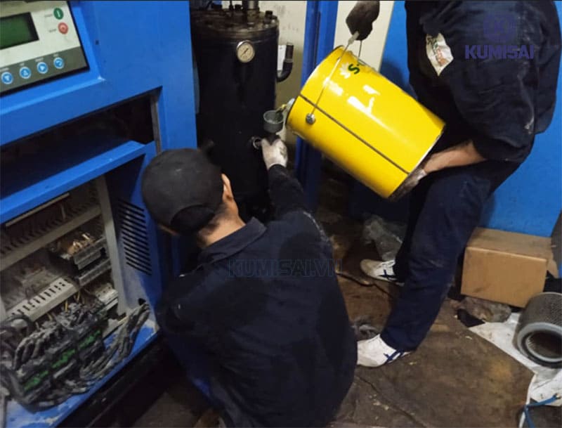 thay dầu cho máy nén khí Pegasus-TMPM60A