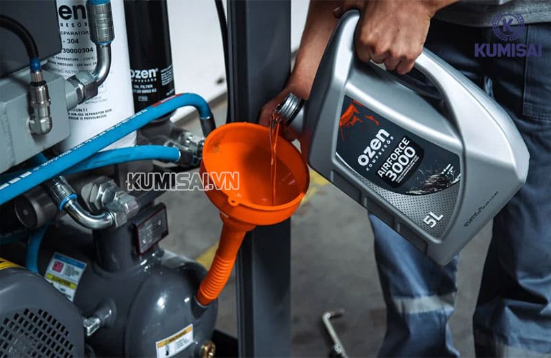 Cách thay nhớt máy nén khí mini nhanh gọn, dễ làm, hiệu quả