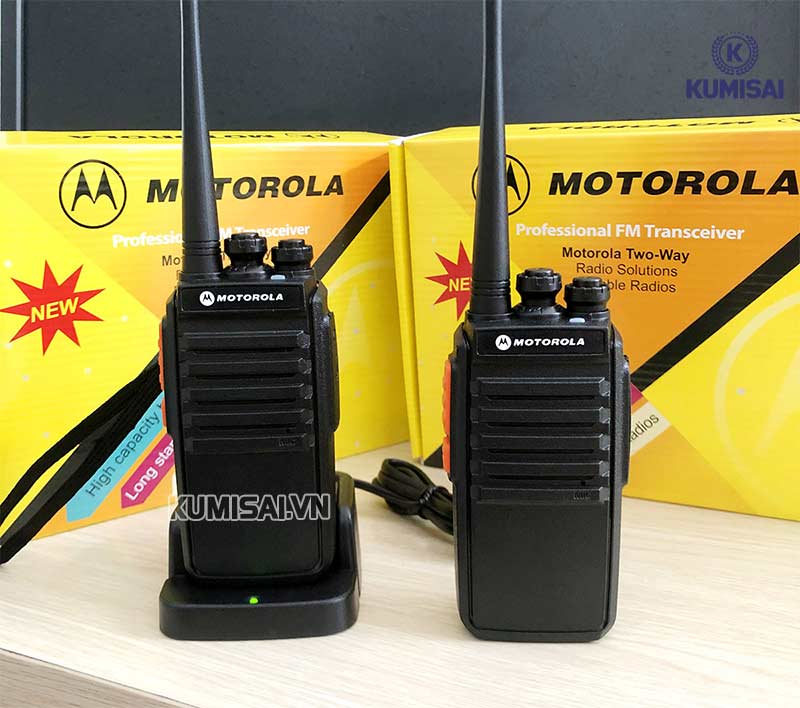 Thiết kế rất cao cấp, cứng cáp, khỏe khoắn của bộ đàm Motorola