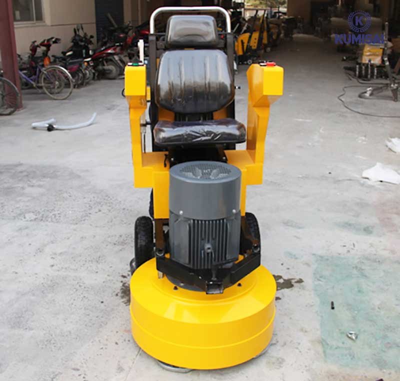 Thiết kế hiện đại, chắc chắn của máy mài sàn D760