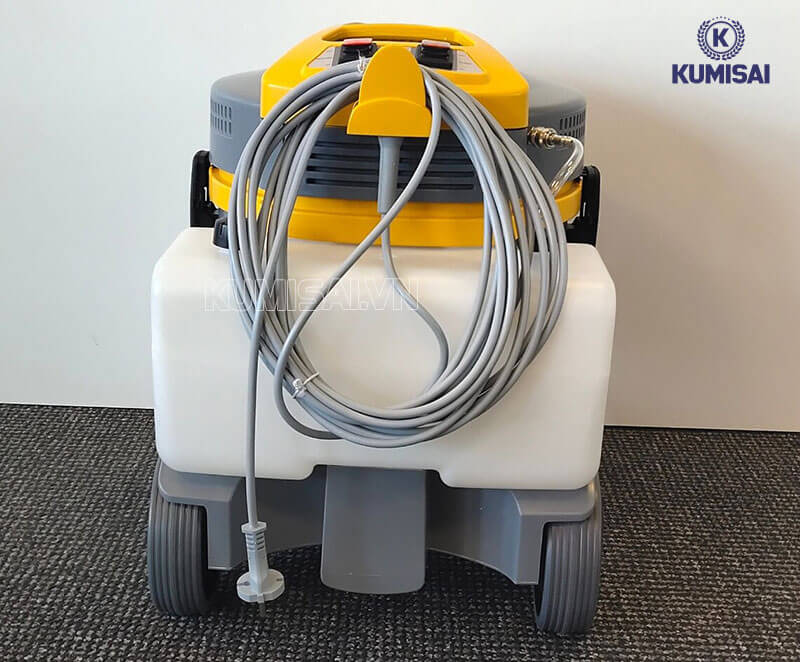 Thùng chứa hóa chất (nước sạch) ở phía sau máy 