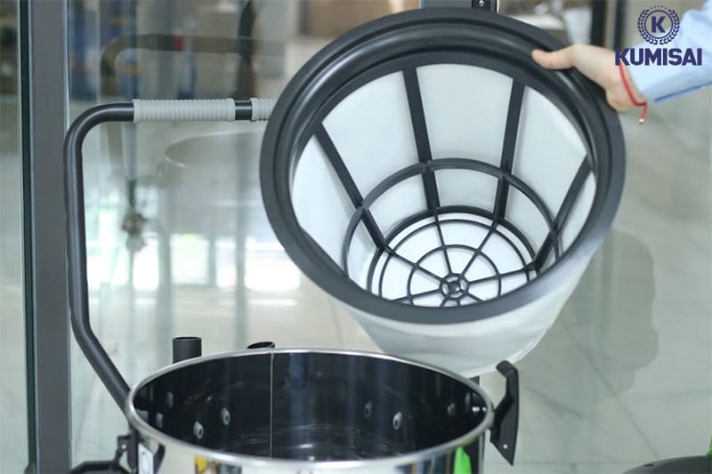 Thùng chứa bụi rộng, chứa được nhiều rác hơn