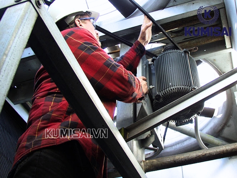 Tiến hành thay mới dây đai khi nó bị hư hỏng