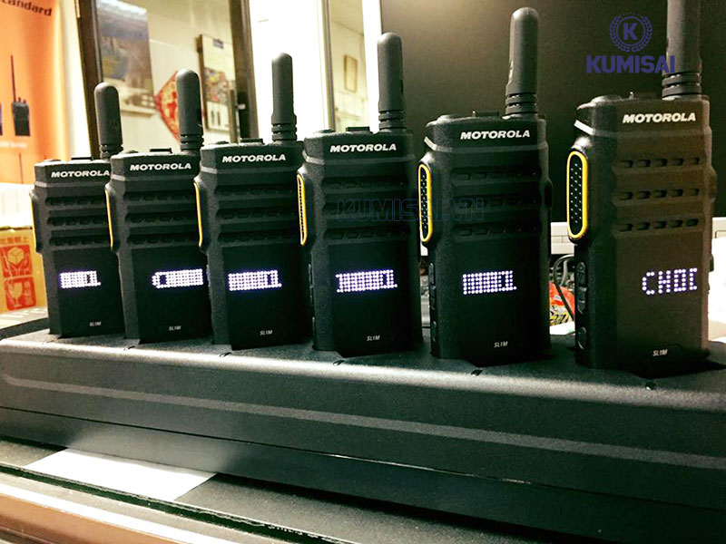 Máy bộ đàm Motorola MOTOTRBO XIR SL1M nhiều tính năng tiên tiến