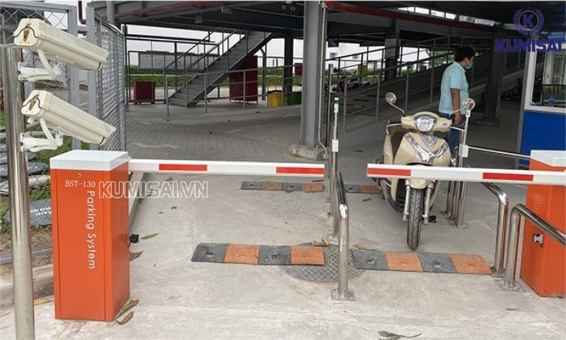 Tính năng đi kèm cũng ảnh hưởng đến giá barie