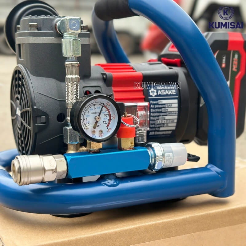 Đồng hồ giúp kiểm soát quá trình vận hành của máy 