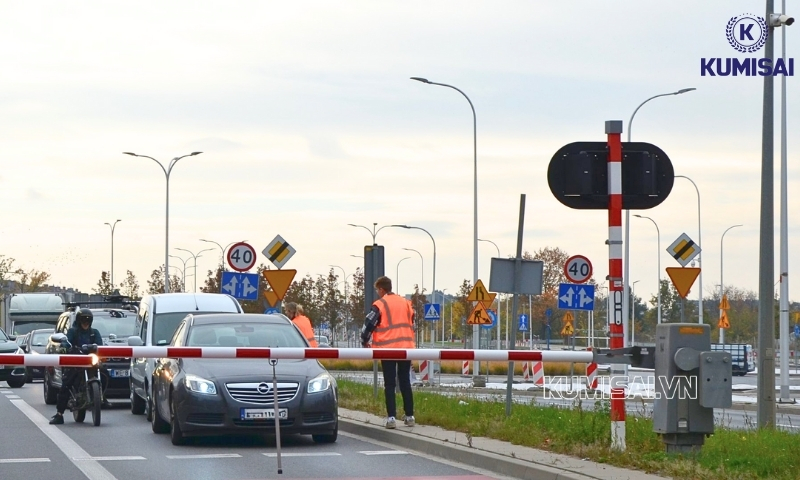Về nguyên lý vận hành của dòng barie chắn tàu