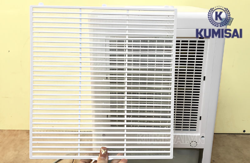 Vệ sinh màng lọc máy hút ẩm FujiE HM-650EB định kỳ