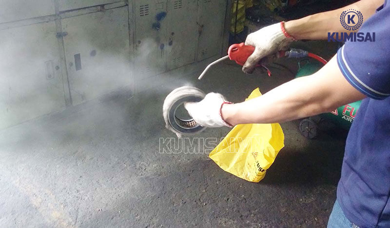 Vệ sinh lọc gió trên đầu nén khí