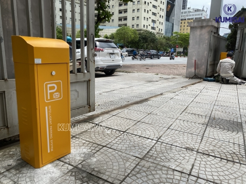 Vị trí lắp đặt cần bằng phẳng, vững chắc