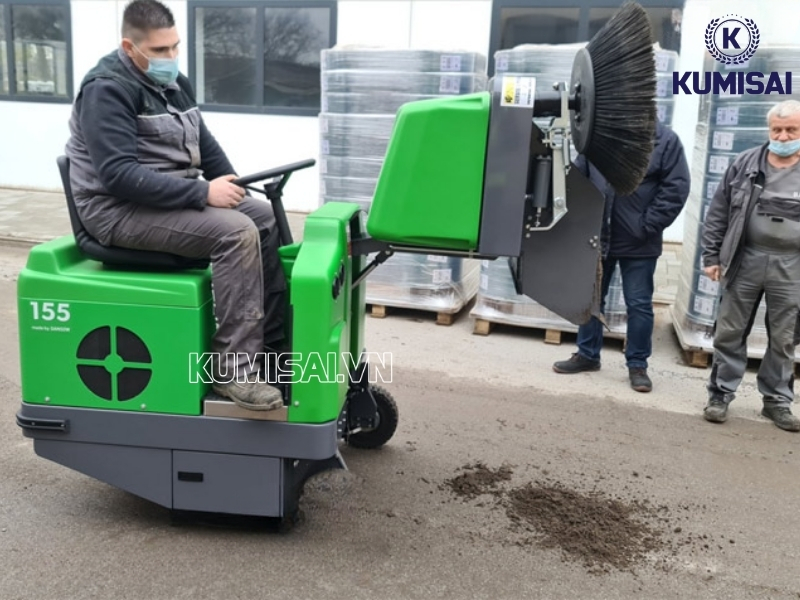 Xe quét rác IPC 155 thiết kế ngồi lái Xe quét rác IPC 155 thiết kế ngồi lái