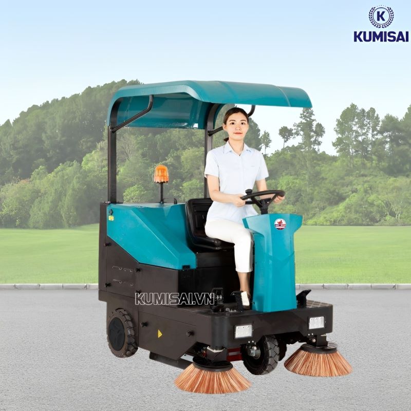 xe-quet-rac-ngoi-lai-dqc-tech-135-thiet-ke-vo-lang-dieu-khien-tien-loi.jpg Thiết kế ngồi lái, không gây mệt mỏi cho người dùng khi làm việc lâu