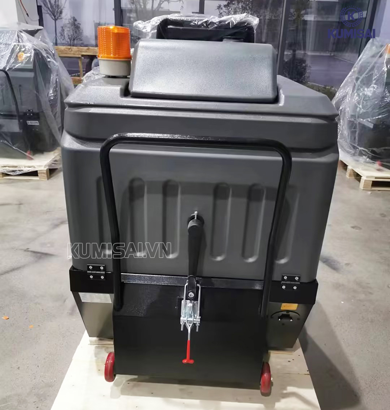 Thùng chứa xe quét rác ngồi lái Kumisai KMS S4 lớn 